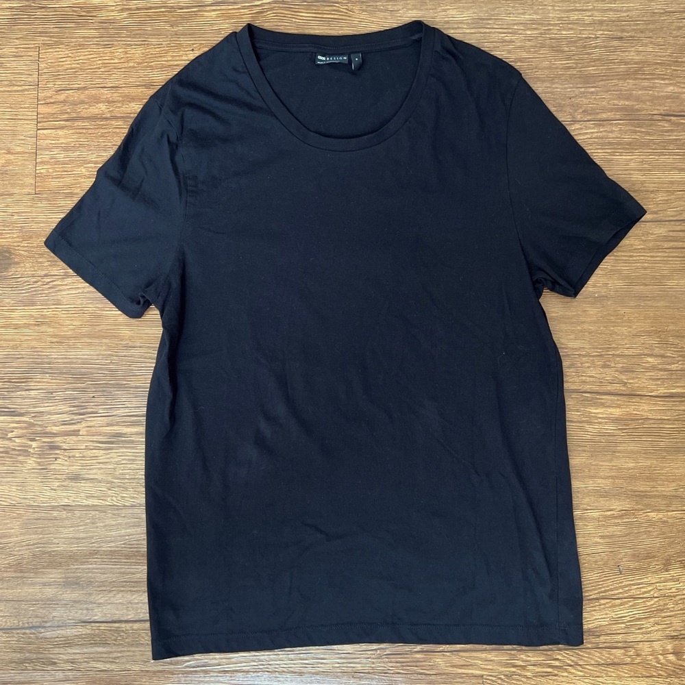 2 Men’s Scooped Black T Shirts